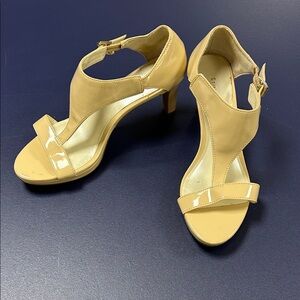 etienne aigner Tan Heels